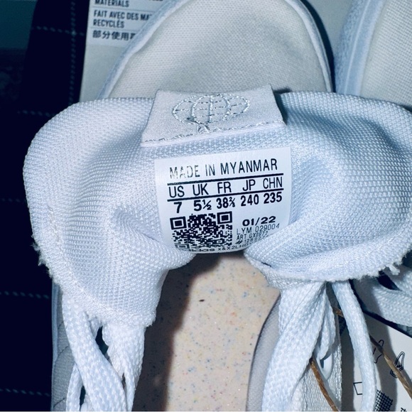 Adidas | Classic White Lace-Up Sneakers - Picture 7 of 10